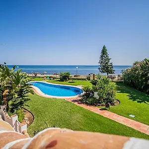 Luxury 2 Bedroom Beachfront In Bali-boho Style Sitio de Calahonda